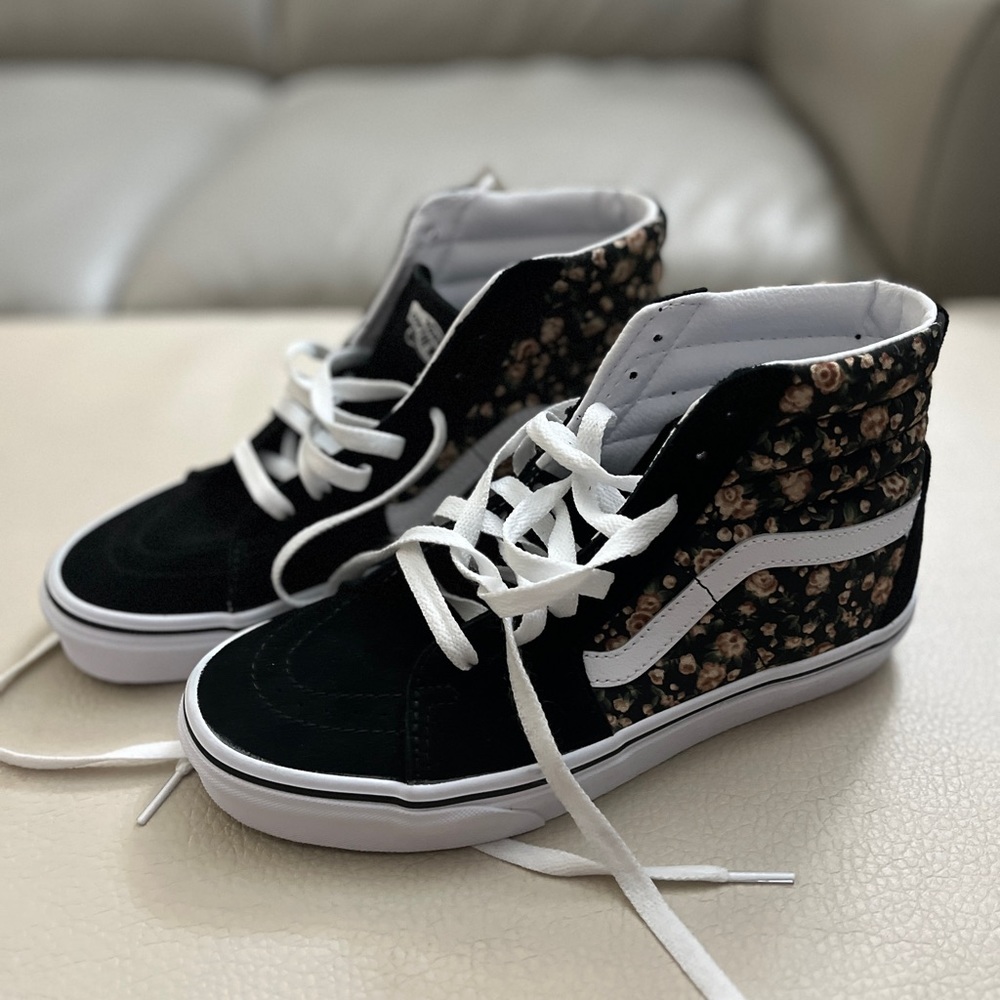 NWOB - Vans SK8-High Top Rose Dream Skate Shoe - Women 8 / Men 6.5